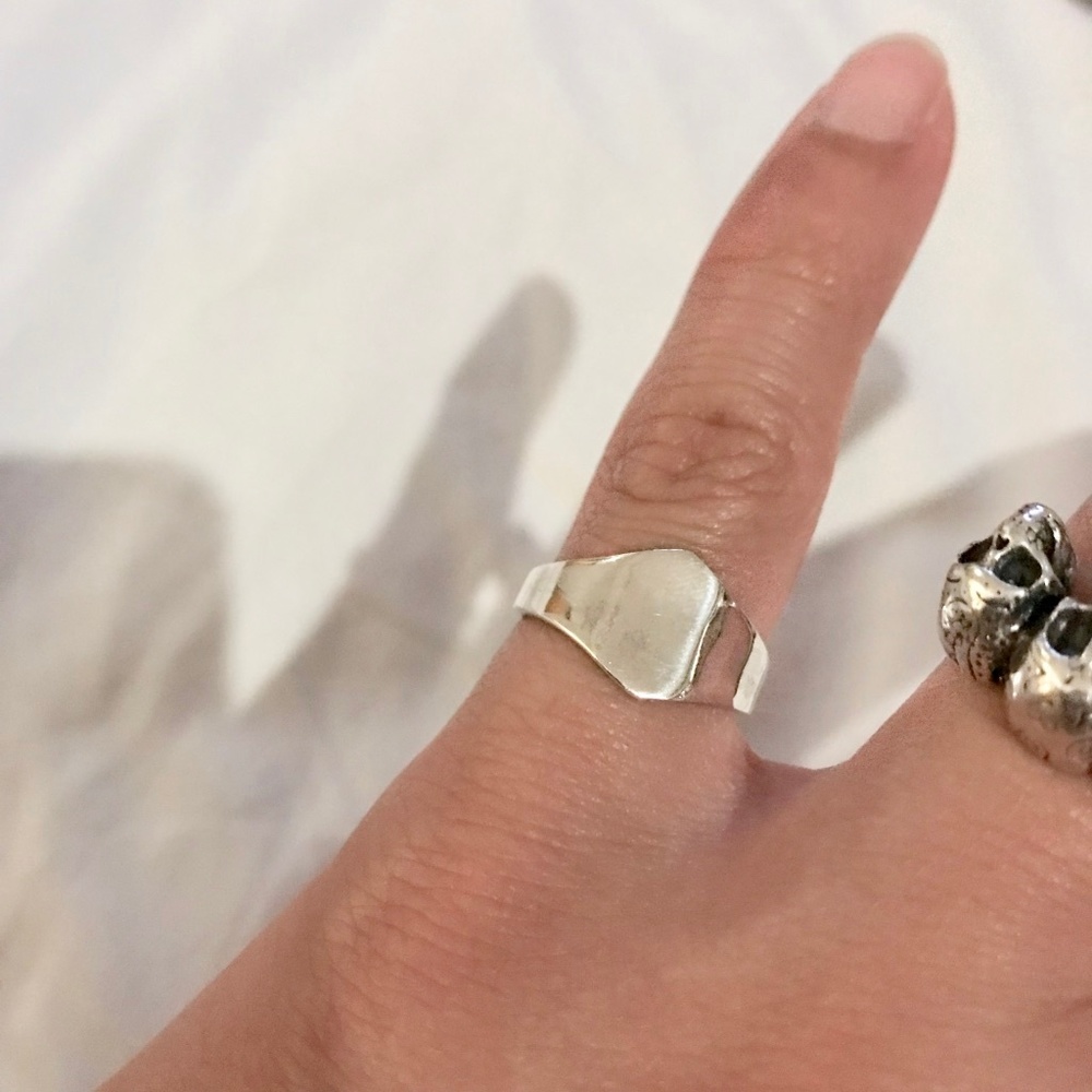 925 Sterling Silver Shield Shape Thin Ring - image 1